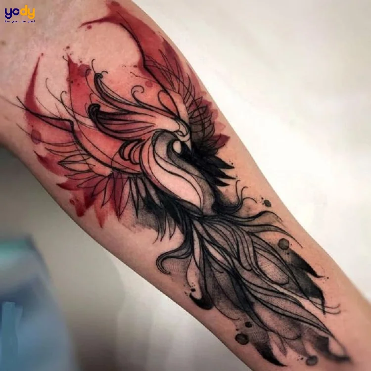 Hình xăm phượng hoàng đỏ đen nghệ thuật ở tay