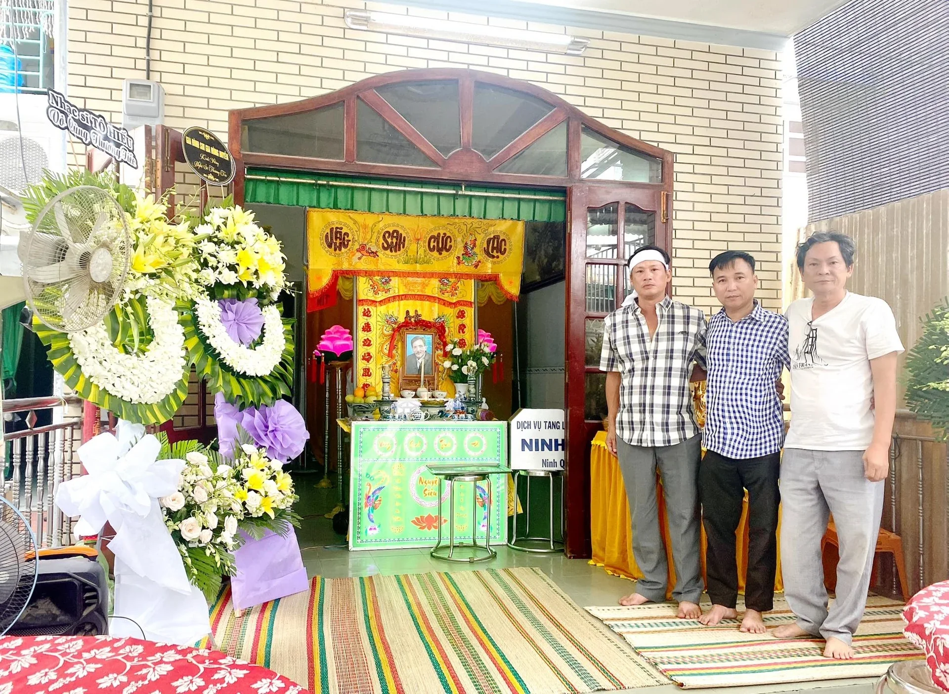 Đám tang nghệ sĩ Thương Tín: Vợ thứ 4 của Thương Tín xuất hiện trong lễ tang