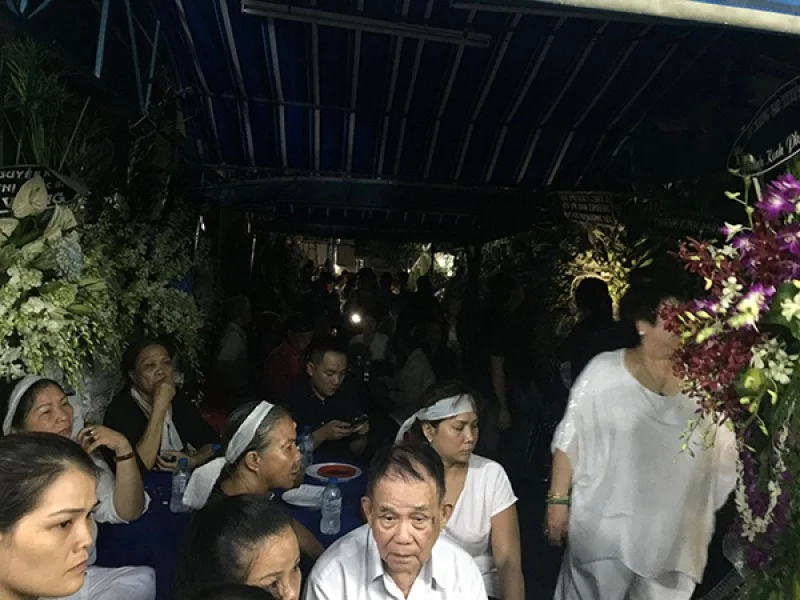 5 điều 'lạ' trong đám tang Minh Thuận