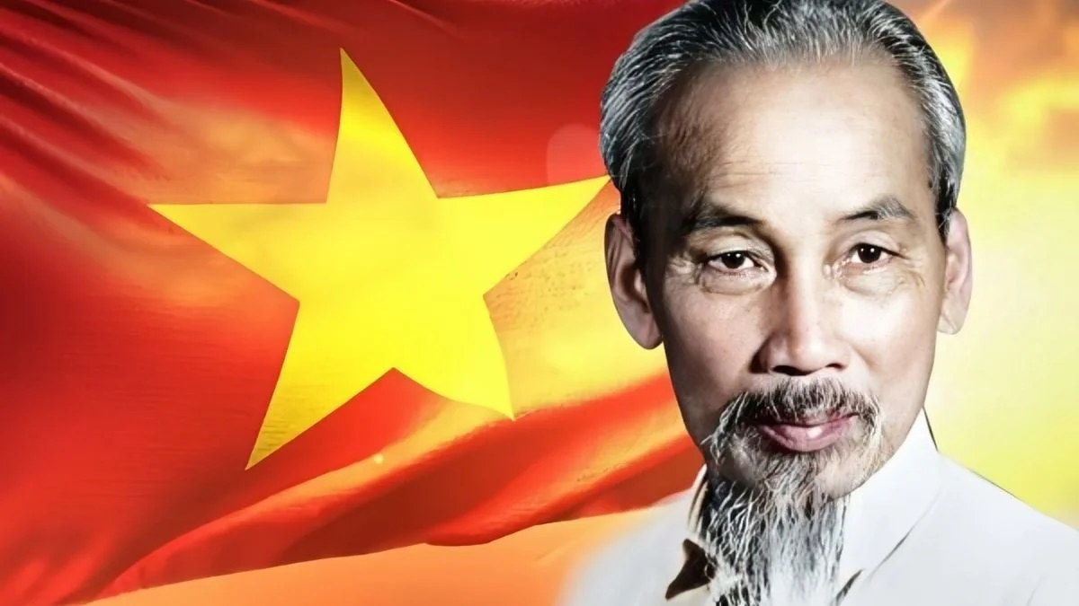 Chân dung Chủ tịch Hồ Chí Minh trên nền lá cờ Việt Nam